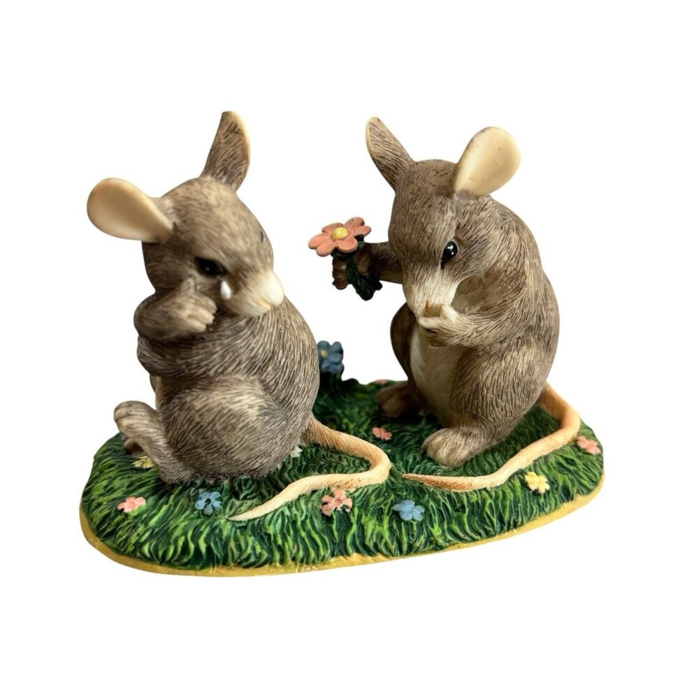 Charming Tails Figurine I'm So Sorry Mouse Mice Apology Flowers Silvestri Decor